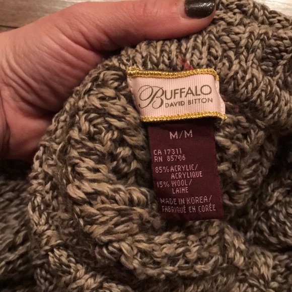 Poncho - Picture 2 of 3